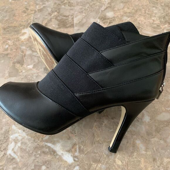 Adrianne Vittadini black open toe ankle booties, good condition, size 8.5 - Picture 1 of 8